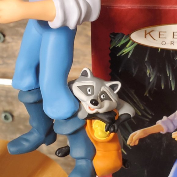 1995 Hallmark Keepsake Disney Ornament Captain John Smith and Meeko - Picture 3 of 5